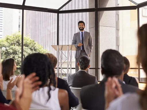 Arrive public speaker at a business seminar